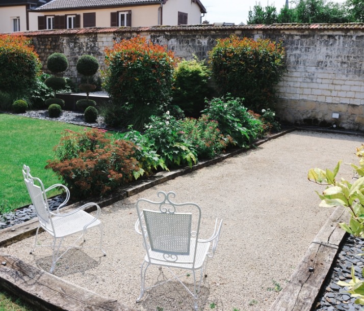 Le Jardin d'Hiver - espace extérieur et terrain de pétanque à Châlons-en-Champagne